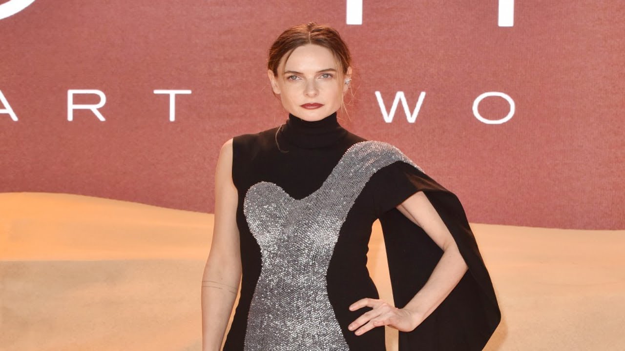 Rebecca Ferguson's N Y C Dune 2 premiere look featured dog chains her