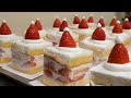 드디어 딸기가 나왔습니다! 크리스마스 산타 케이크 만들기, 영등포 베이커리 카페 / How to make strawberry cake - Korean food