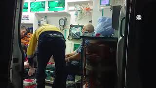 Suşehri'nde yolcu otobüsü otomobille çarpıştı! Yaralılar Sivas'a sevk edildi