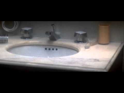 Dressed to Kill (1980) Liz's Shower Nightmare