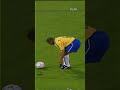 Here&#39;s Roberto Carlos&#39; secret during free kicks ⚡