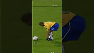 Here's Roberto Carlos' secret during free kicks ⚡ screenshot 3