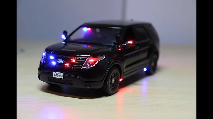 1/24 Unmarked Motormax Police Interceptor w/ Working Lights