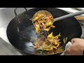 老板花450一天找的替班厨师 试菜后要求过年3蓓工资 否则不干 老板花450一天找的替班厨师 试菜后要求过年3蓓工资 否则不干
