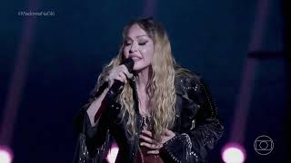 Simplesmente Madonna fazendo a performance de “La Isla Bonita” em Copacabana. #Madonna Resimi