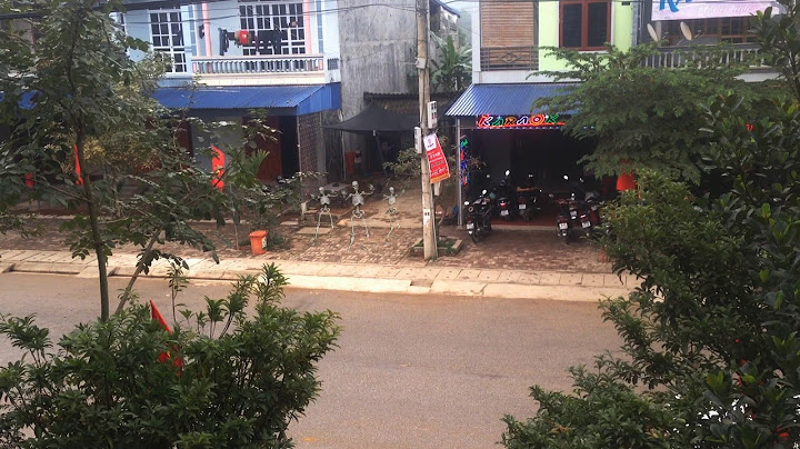 đang ngồi chơi bỗng nhiên xuất hiện bộ xương nhảy múa ngay của nhà hàng xóm