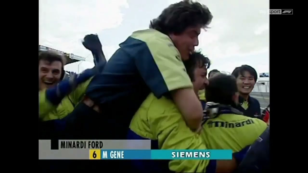 1999 F1 European GP - Minardi team celebrate Marc Gené point scoring race