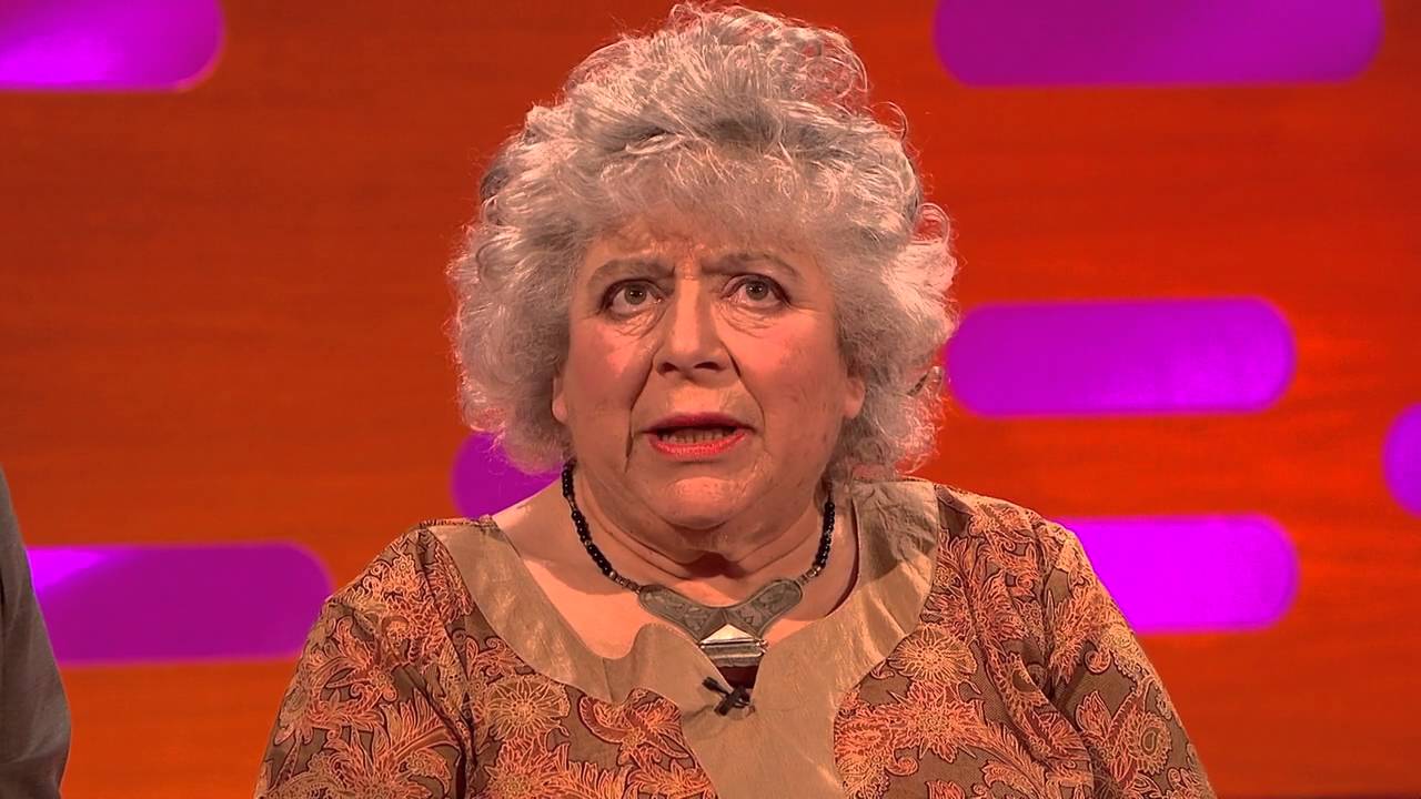 The Graham Norton Show S18e15 Miriam Margolyes Friends Audience Members And Creaming Youtube Norton Show Celebrities Thespians