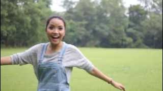 Download lagu Pelangi Kasih ( Tangan Tuhan ) - Kezhia Sirait