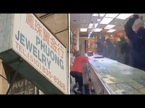 8 armed suspects clear out Oakland Chinatown jewelry store - EXCLUSIVE