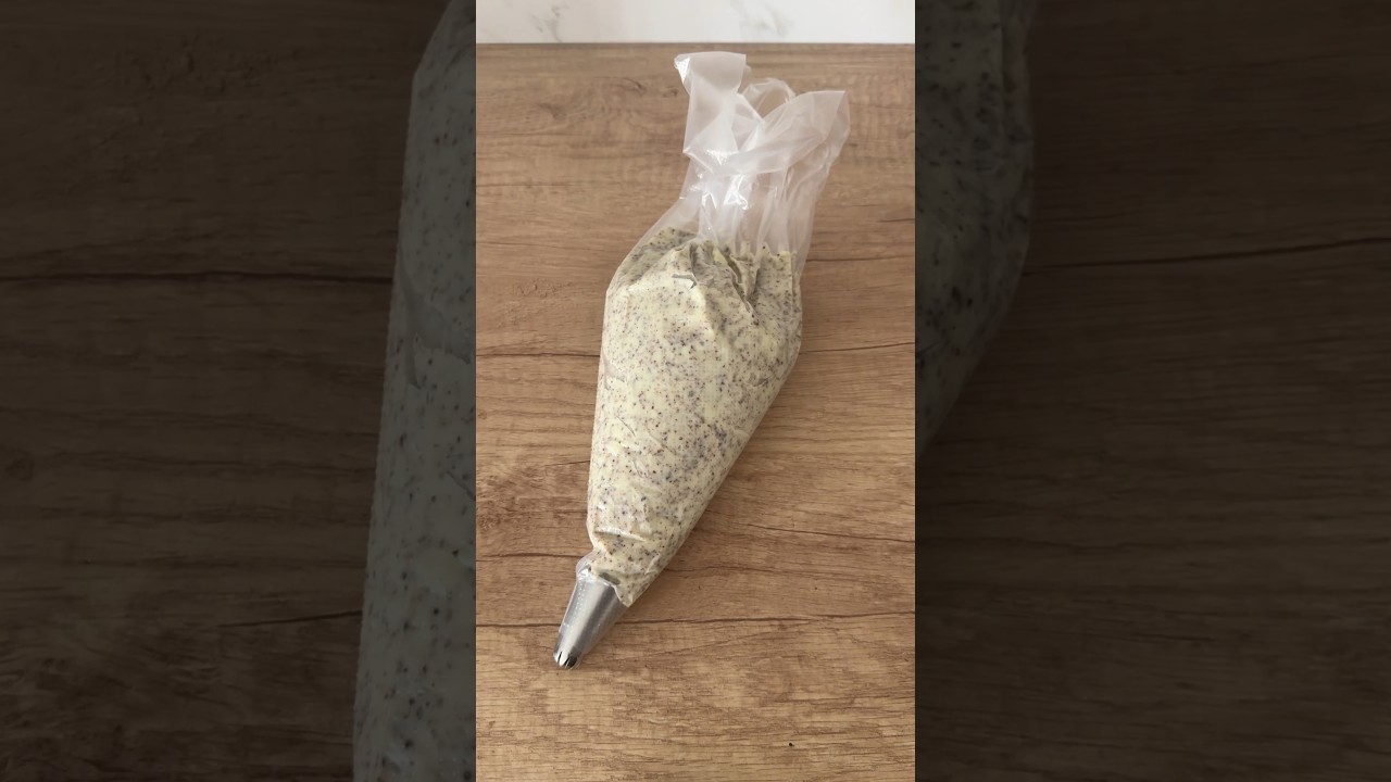 Mint Stracciatella ganache ✨ Recipe available on my website lugurkova.com