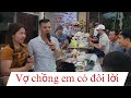 ( 2782 ) Em Hương vui mừng và hãnh diễn với bà con khi đã có các dì các cậu tới nhận lại cháu.