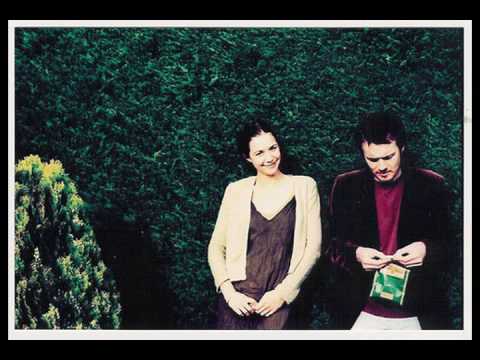 Glen Hansard and Lisa Hannigan - Lay Me Down