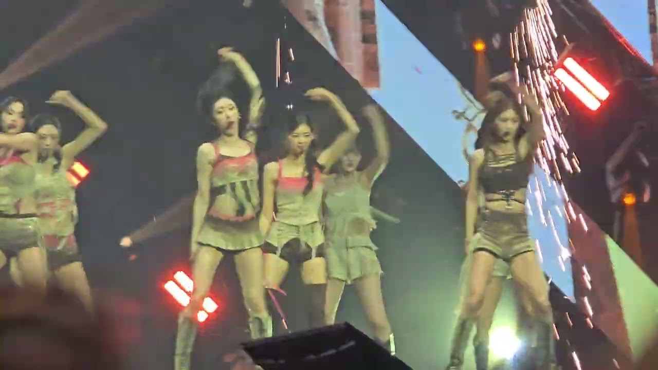261003 Itzy Concert Gold - YouTube