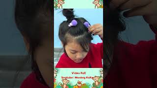 Monkey Hair Red gives christmas gifts to everyone