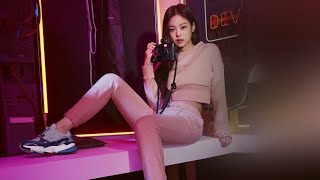 SKETCHING JENNIE | JENNIE DRAWING | HAIRS AND EYES DRAWING TUTORIAL | CHARCOAL SKETCHING TUTORIAL screenshot 4