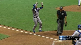 LAD@MIL: Grandal ties the game with a solo home run