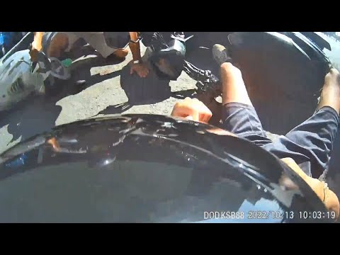 【車禍影片】 事發突然，真的被移動神主牌擊墜了（2022.10.13 高雄市旗津區中洲三路