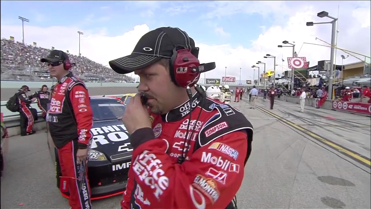 Watch the full Edwards vs Stewart battle at Homestead-Miami