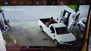 Bizarre scene as air compressor destroys a truck with pressure