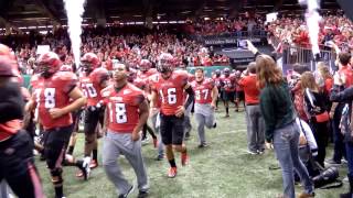 2012 New Orleans Bowl - Louisiana Ragin' Cajuns Run Out Tunnel