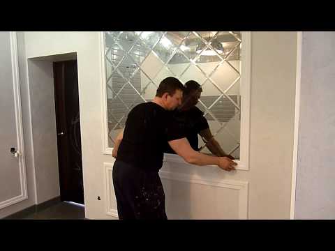 Монтаж зеркального панно