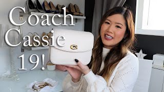 COACH CASSIE 19 - What Fits Inside Mod Shots First Impressions Review - Convertible Crossbody Bag by CLSSC Caroline 42,879 views 3 years ago 11 minutes, 44 seconds