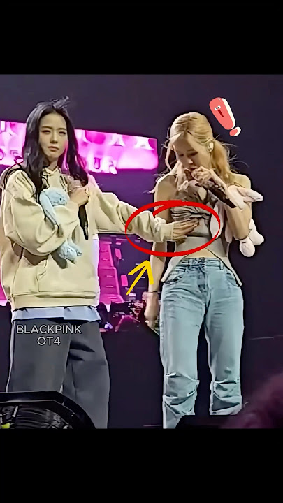 Blackpink protects rosé from clothing accident!! 😍😍 #blackpink #kpop #jisoo #rose #lisa