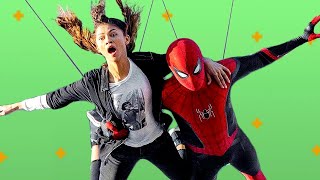 AS ACROBACIAS FEITAS PELO TOM HOLLAND NOS FILMES DO HOMEM-ARANHA