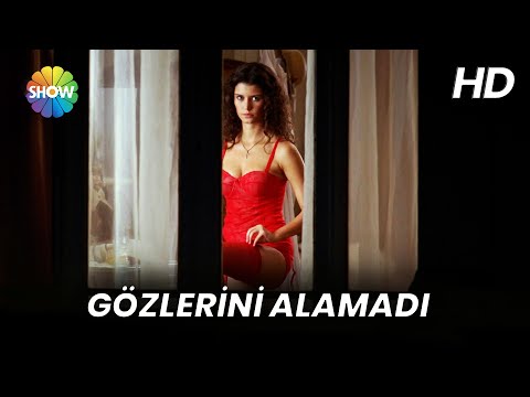 Behçet, Elena'nın soyunuşunu izledi!  | Güz Sancısı