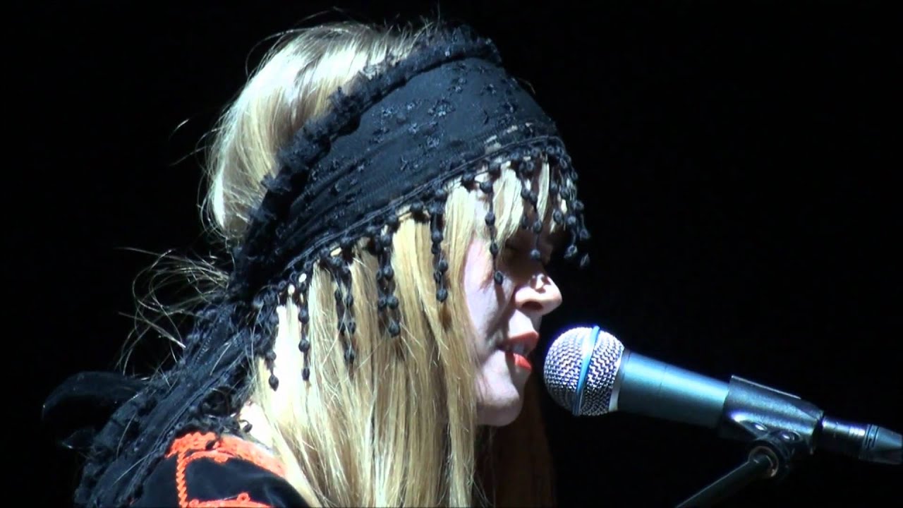 Anna von Hausswolff - Singing From the Grave Babel