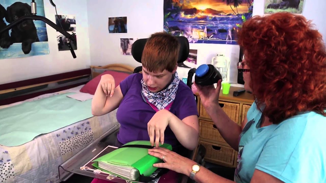 Miten sanoisit jos et voisi puhua - Sanna kertoo kommunikointikansiolla