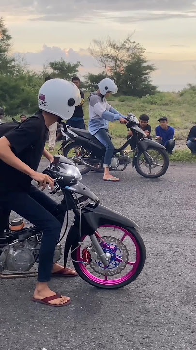 SUPRA BAPAK MENGGILA DI LANDASAN PACU‼️!!#kphjogjastyle #supra #kphgank #storywa #shorts