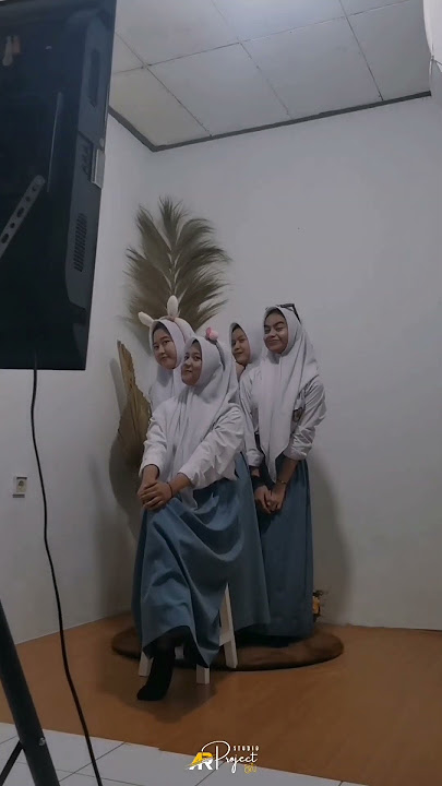 Ide Pose Foto Group Bareng Temen SMA - Self Photo Studio #ar_project
