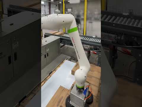 Collaborative robotic #palletizer featuring the #FANUC CRX cobot #shorts #automation #robotics