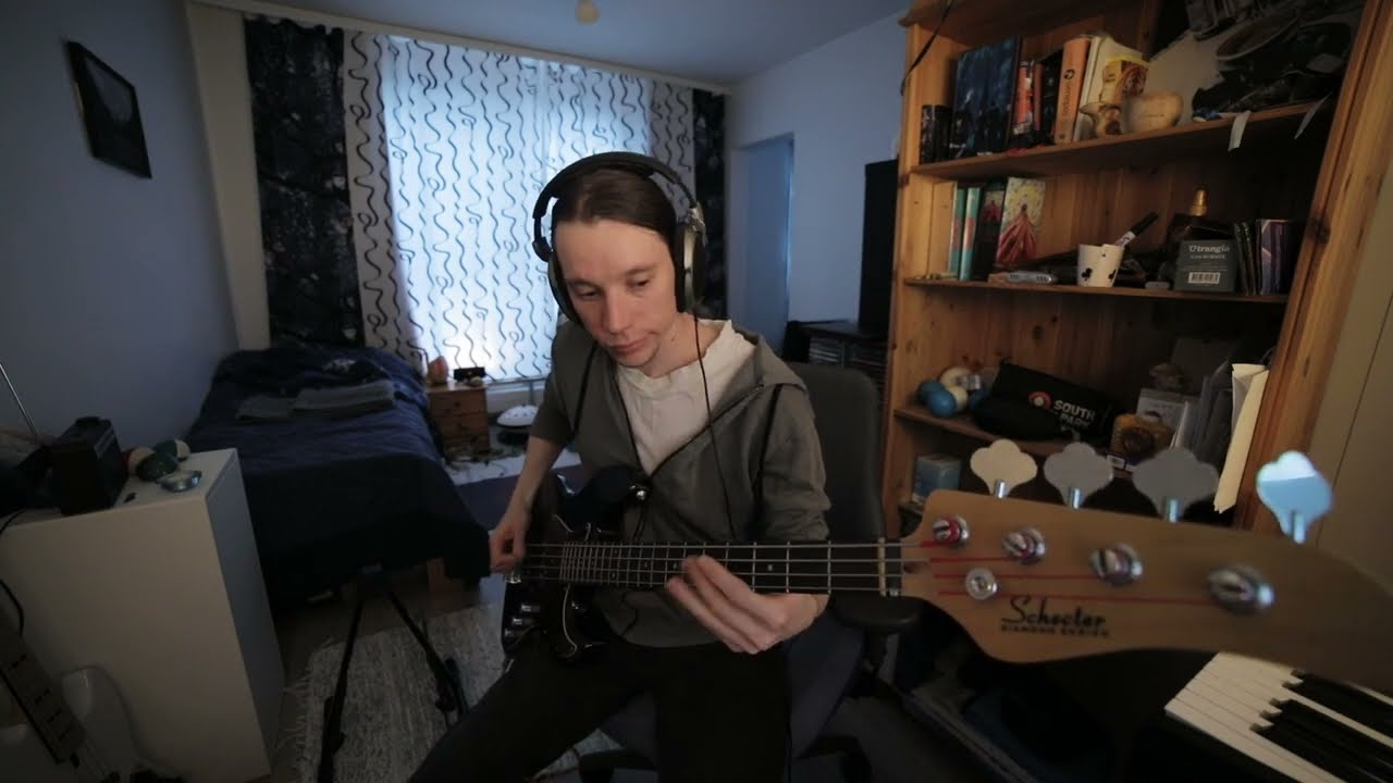 Paramore - Misery Business [Bass play along]