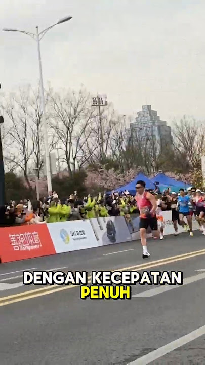 Pria Ini Lari Maraton dengan Kecepatan Penuh❗🏃‍♂️ #shorts #shortvideo