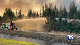 Brush fire burns more than 100 acres in west Miami-Dade