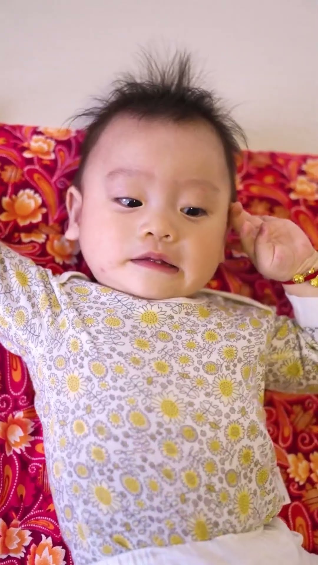 Genius son uses stinky tofu to pretend to poop in order to play mahjong! #shorts