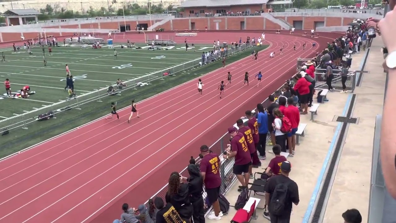 Laredo Cigarroa 4x100m relay Regionals