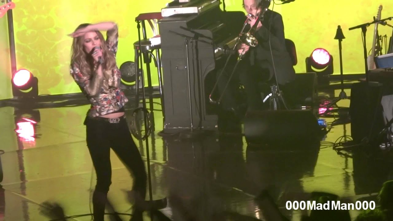 Vanessa Paradis - Sunday Mondays - HD Live au Casino de Paris (13