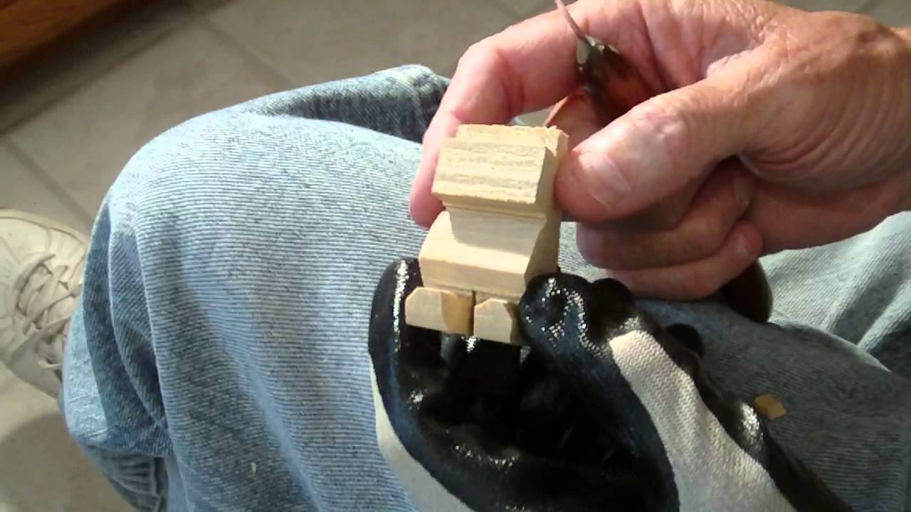 Carving The 2 Inch Bear Part 1