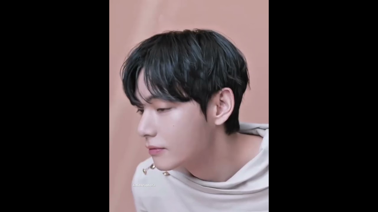 He has got unique yet beautiful face!🥹✨||#Taehyung #Shorts