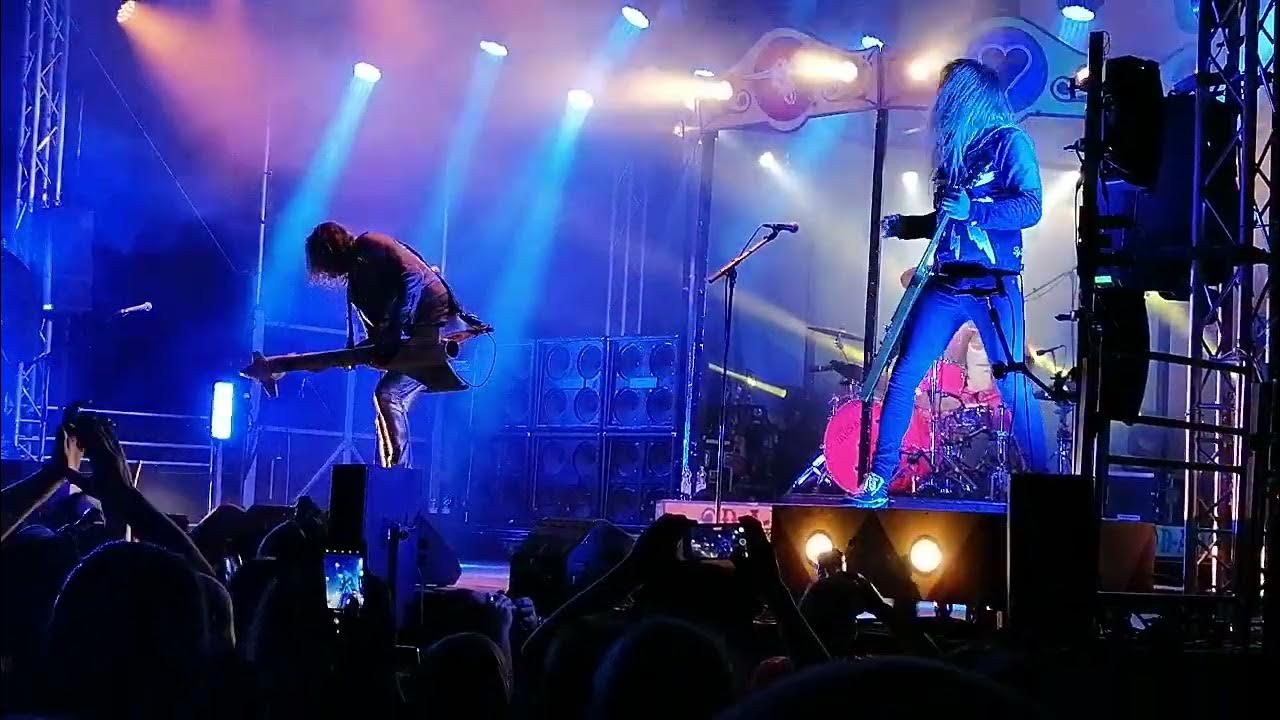 DAD Sleeping My Day Away, Suvilahti