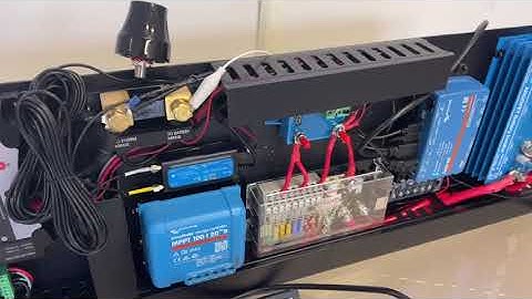 Power Pack behind the drawers of a LC200 with 100A alternator DC to DC 200Ah Lithium 2000W inverter