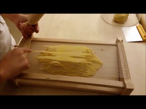 how to use chitarra tool for homemade spaghetti 