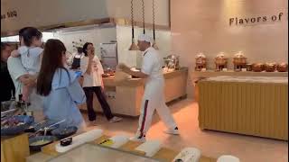 Esibizione di Pizza Acrobatica in Vietnam al JWCAFE&#39;