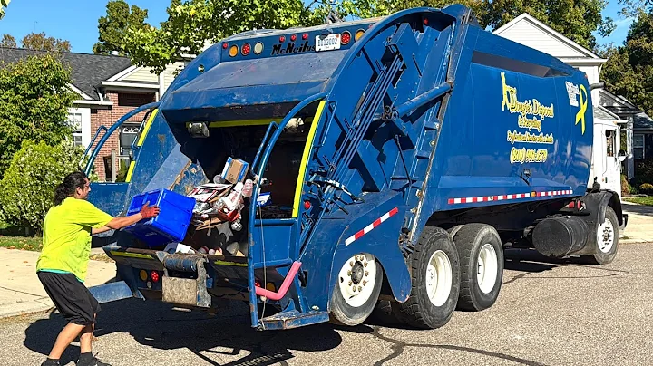 Ultra Fast Dougie’s Disposal Mack MR McNeilus Tag Axle Rear Loader Garbage Truck