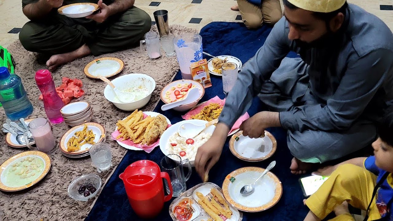 Ajj Jaldi Jaldi Aftaari Banayi. - YouTube