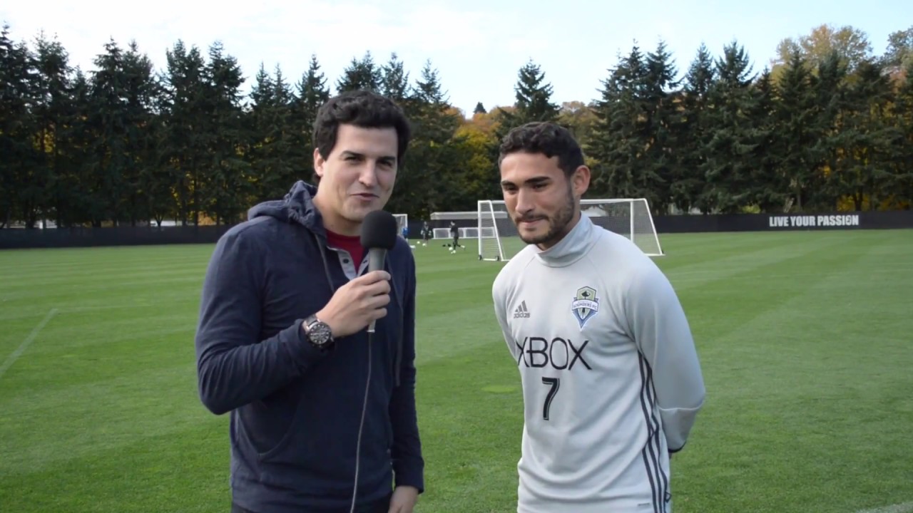 Cristian Roldan - Entrevista Latinfunesca con Diego Arrioja - YouTube